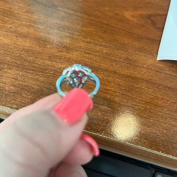 Genuine 18kt white gold heart baguette diamond ring size 6.5 - Picture 9 of 10